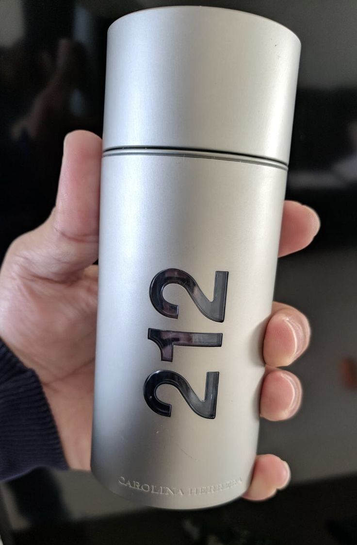 PERFUME 212 MEN AQUA//CAROLINA HERRERA